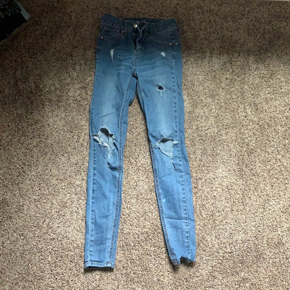Ripped skinny jeans
